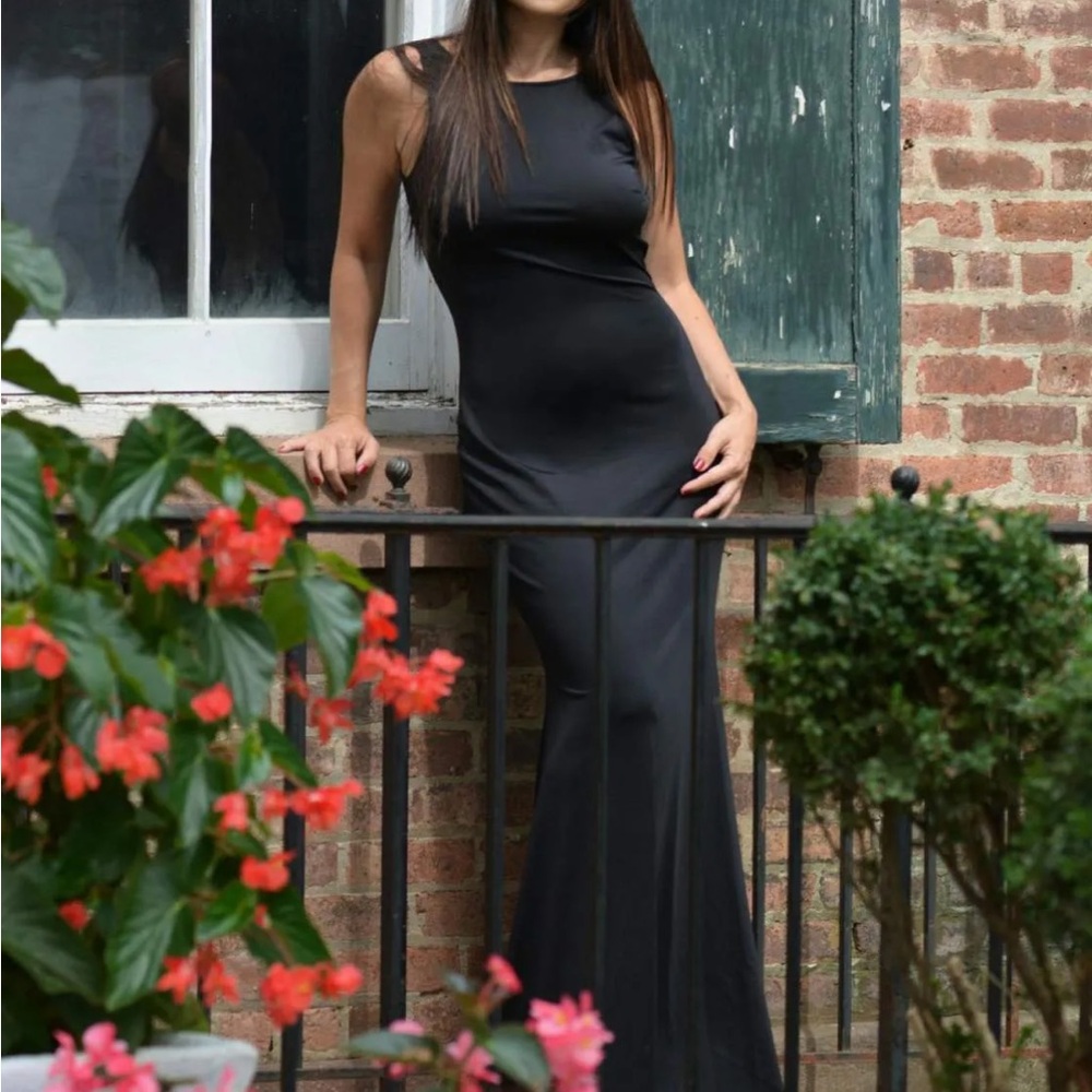 Elegant Black maxi dress